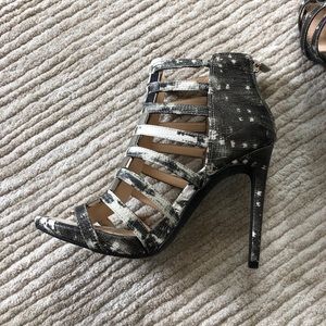 Jessica Simpson snakeskin heel